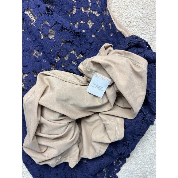 Rose + Olive Navy Blue Lace Crochet Mock Neck‎ Sleeveless Lined Top Women's M - Picture 4 of 14